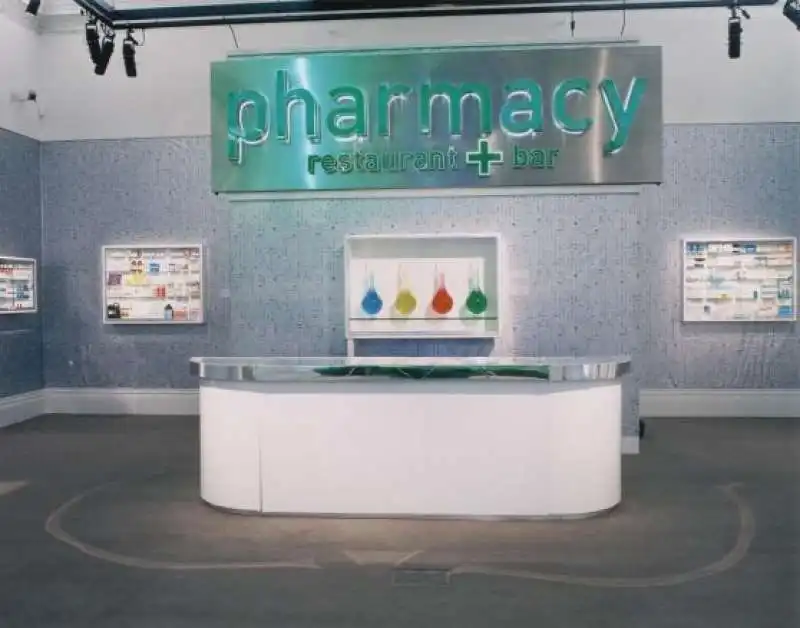 pharmacy 1 in notthing hill 1998   4b5f6ba7