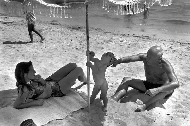 picasso francoise gilot by robert capa