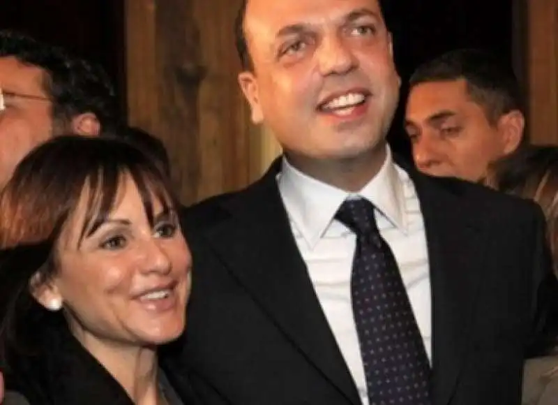 simona vicari con angelino alfano