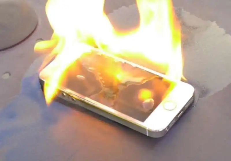 SMARTPHONE FUOCO 4