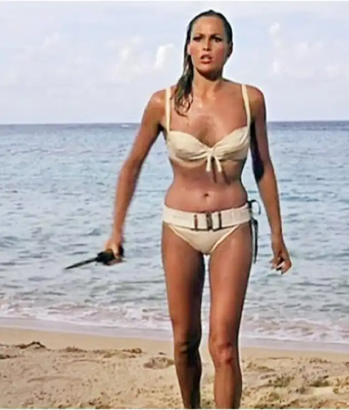 ursula andress 4