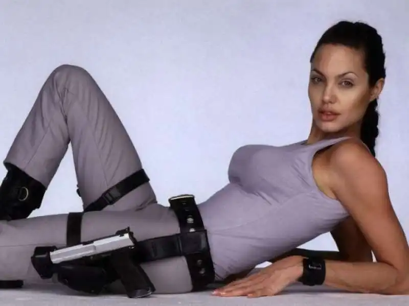 angelina jolie lara croft