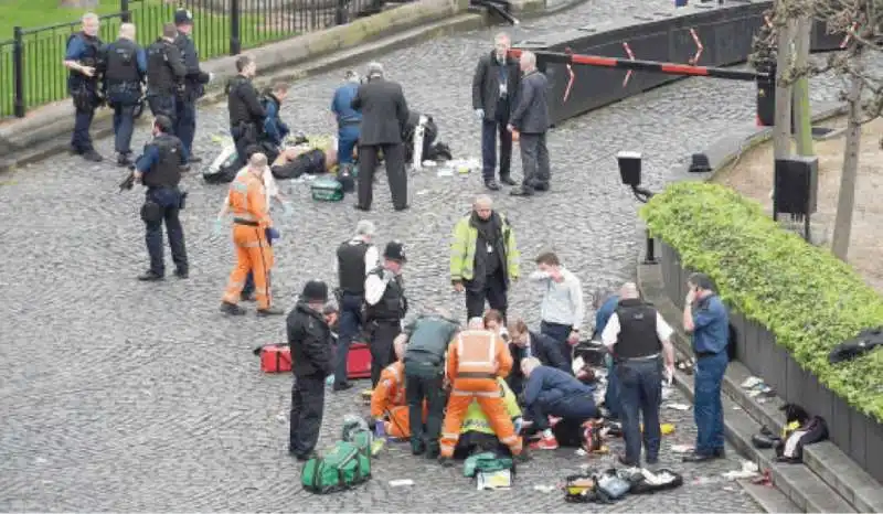 attentato al parlamento di londra  16