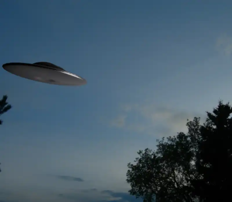 AVVISTAMENTI UFO