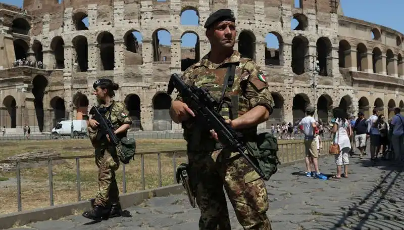 ESERCITO A ROMA