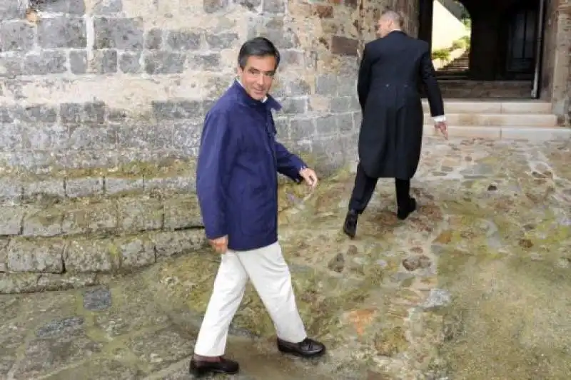 francois fillon con la giacca forestiere 