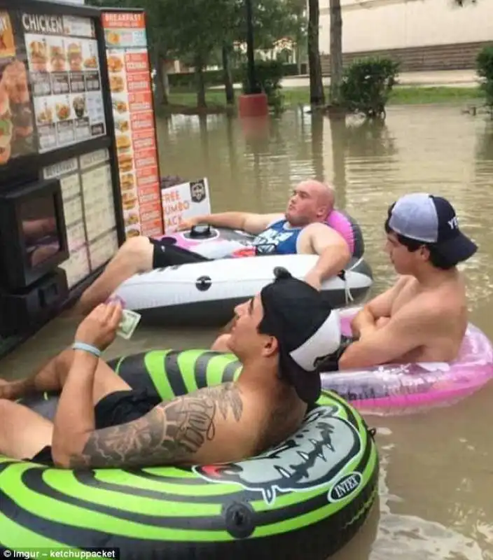 gli alluvionati non rinunciato al fast food