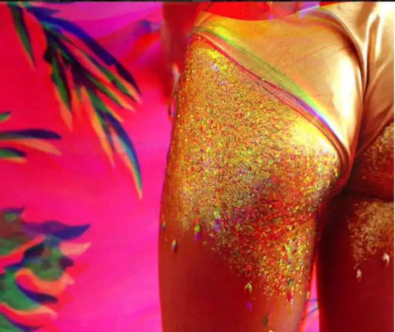 glitter dorati sul derriere