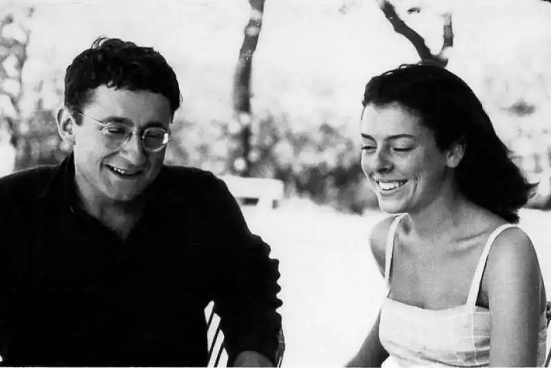 GUY DEBORD CON LA SORELLASTRA MICHELE LABASTE