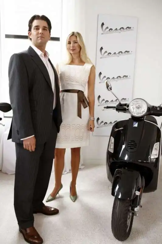 IVANKA E DONALD JR VESPA