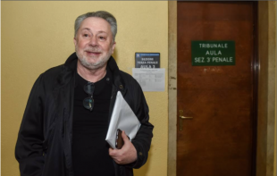 LELE MORA IN TRIBUNALE