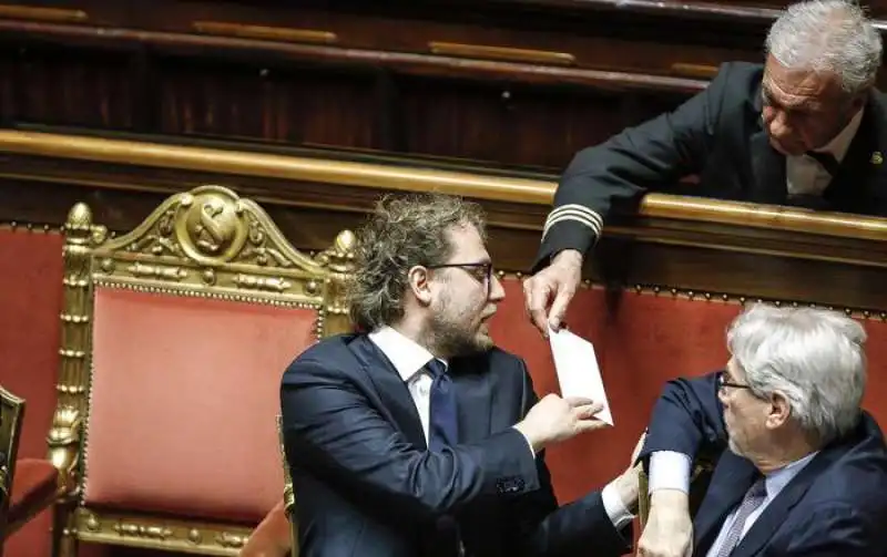 lotti in senato per la mozione di sfiducia 