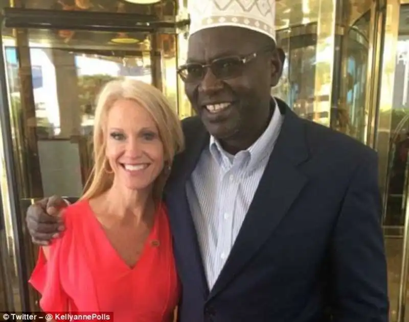 Malik Obama con il consigliori di Trump, Conway 