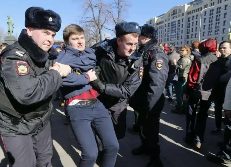 manifestazione anti corruzione   arresti in russia  4