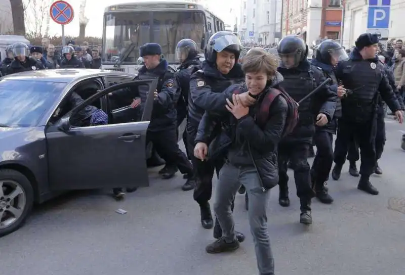 manifestazione anti corruzione   arresti in russia  5