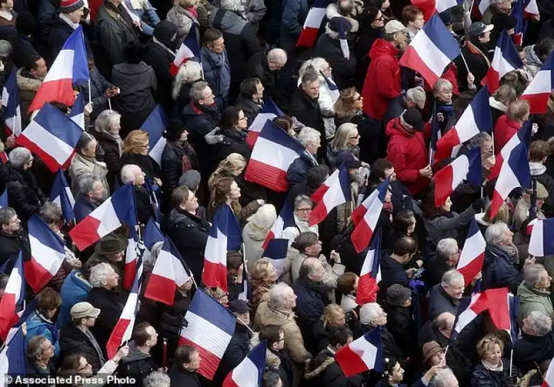 manifestazione pro fillon parigi  6