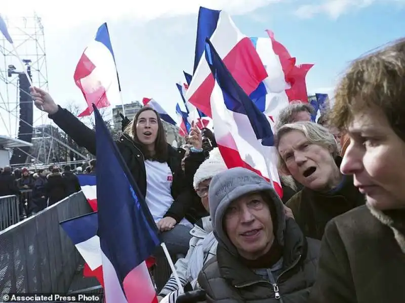 manifestazione pro fillon parigi  9