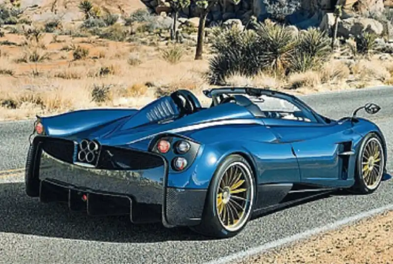 PAGANI HUAYRA ROADSTER