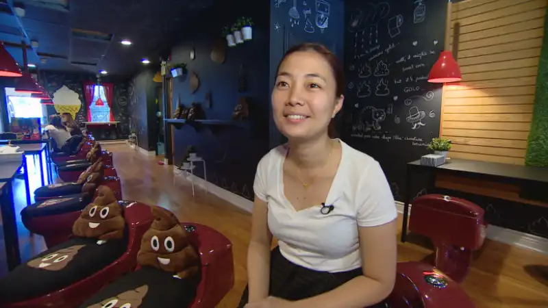 poop cafe in canada