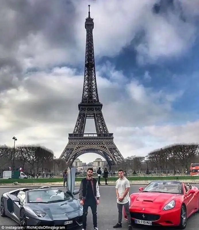 rick kids a parigi in supercar