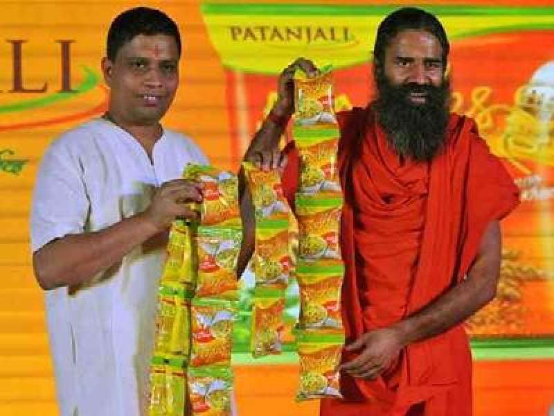 baba ramdev e uno dei suoi prodotti