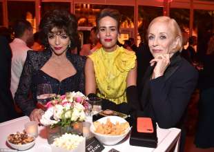 joan collins sarah e holland