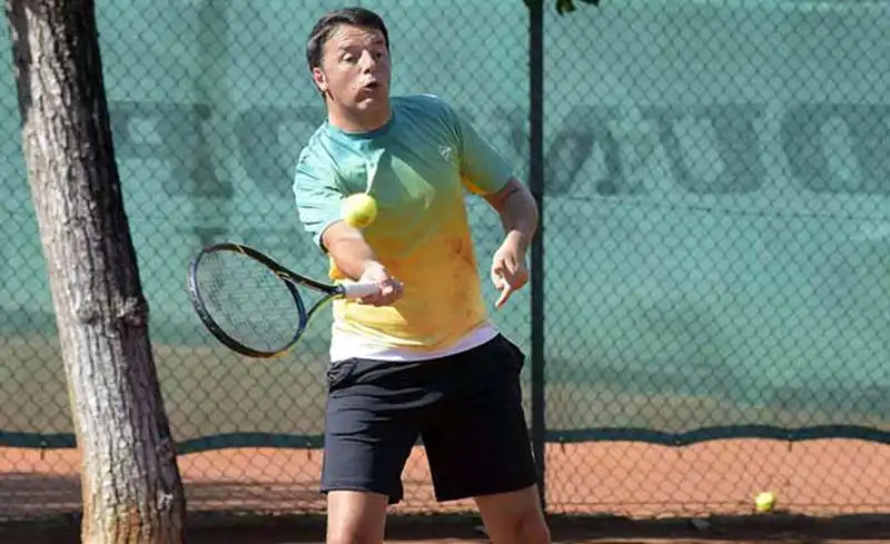 Renzi gioca a tennis