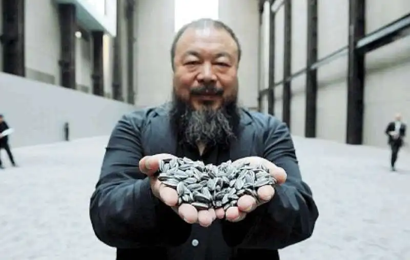 AI WEIWEI E I BOTTONI