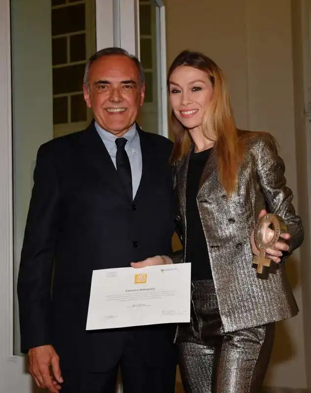 alberto barbera premia eleonora abbagnato