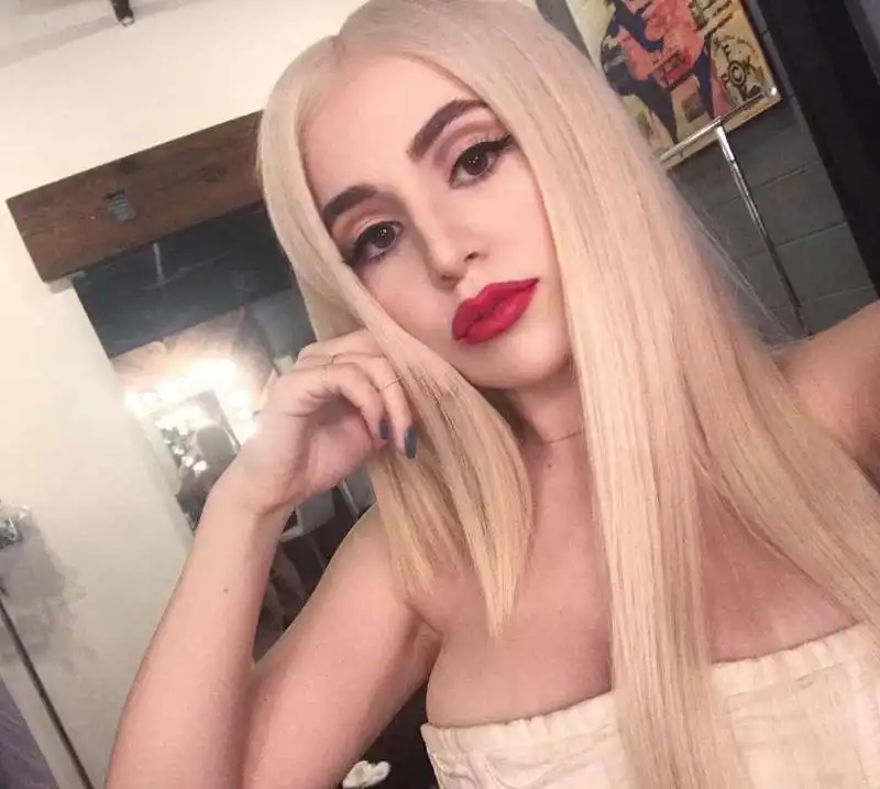 ava max 16