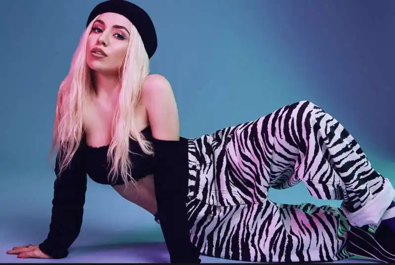 ava max 22