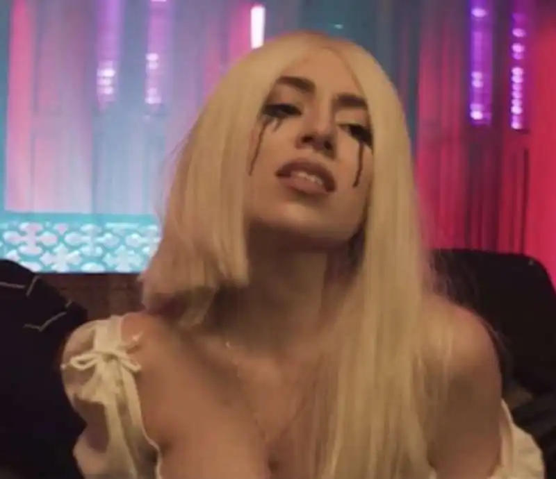 ava max 27