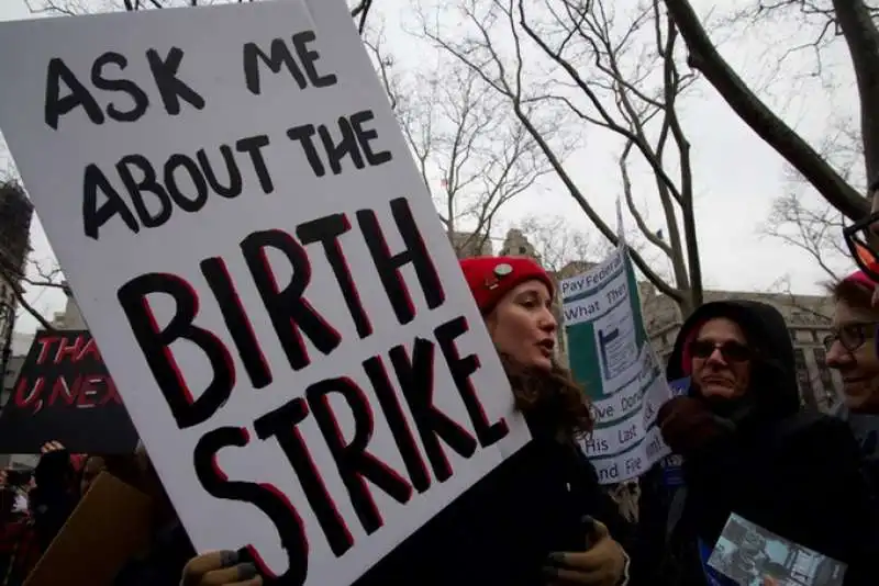 birth strikers  scioperanti delle nascite 