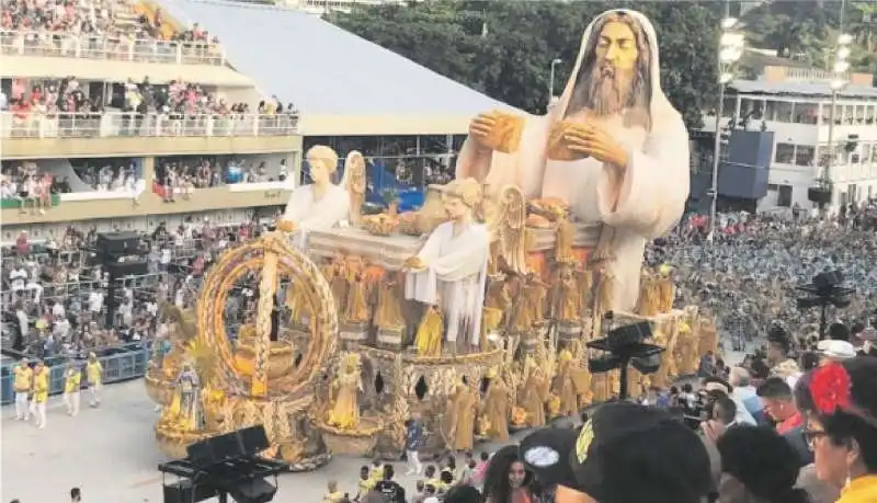 carro con gesu' al carnevale di rio de janeiro 