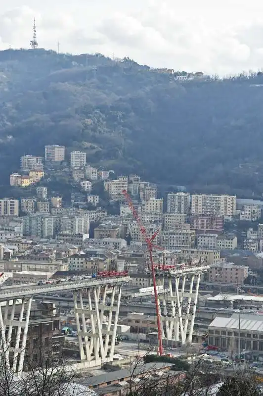 demolizione ponte morandi 11