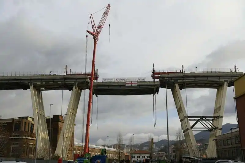 demolizione ponte morandi 7