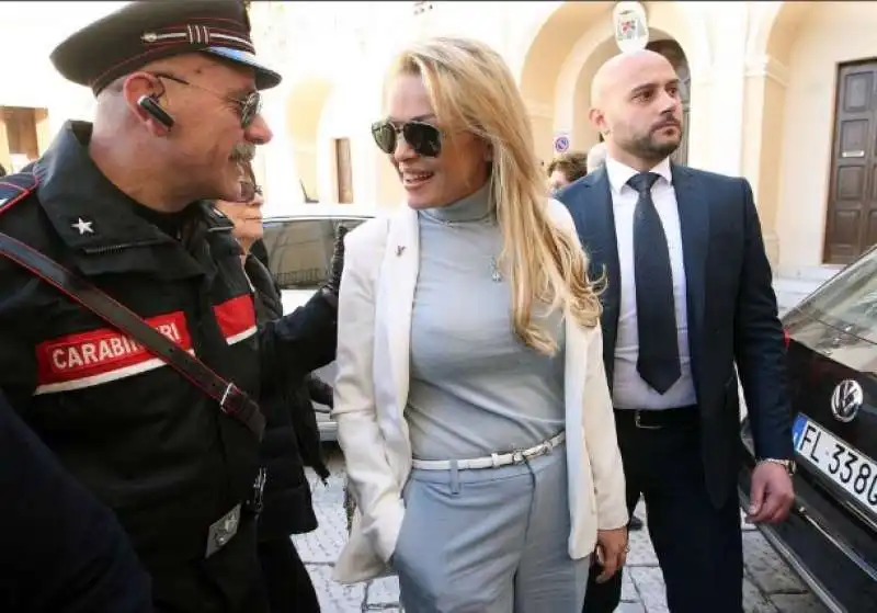 FRANCESCA PASCALE CON SILVIO BERLUSCONI A MATERA