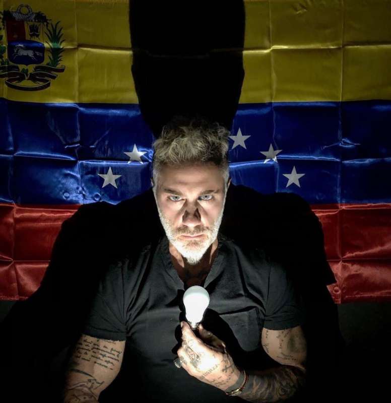 GIANLUCA VACCHI FA UN APPELLO PER IL VENEZUELA