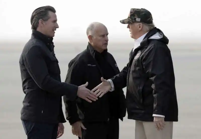 il governatore della california gavin newsom con donald trump 1