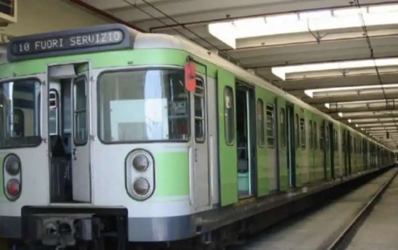 incidente metro milano 5