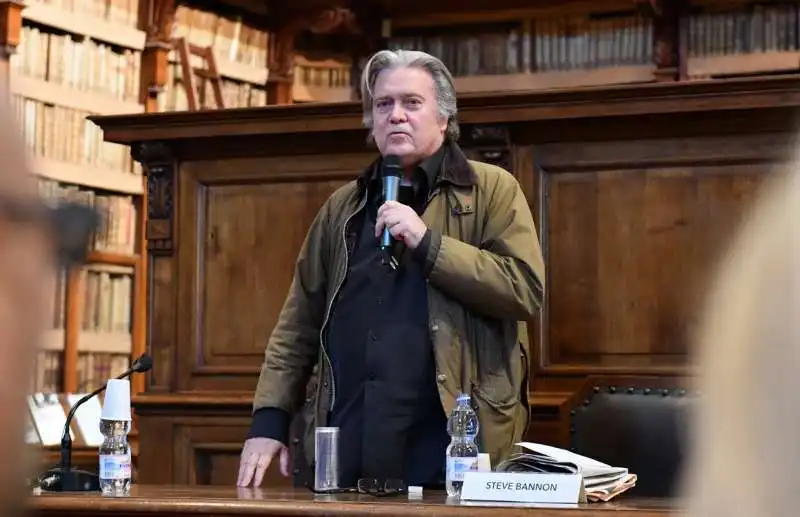 intervento di steve bannon (2)