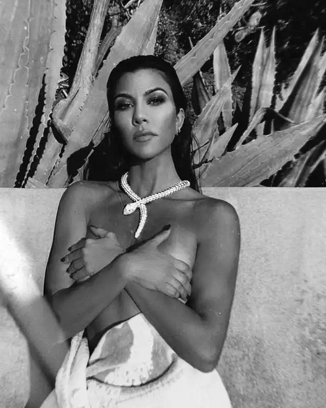 kourtney kardashian 14