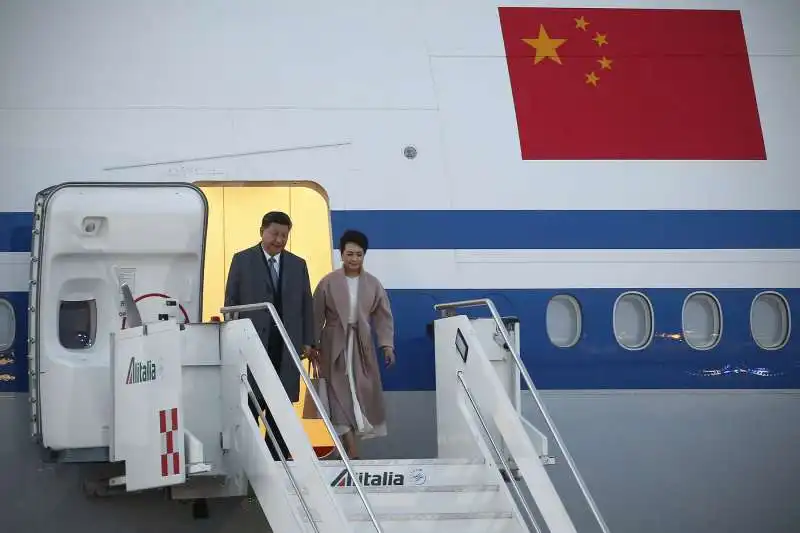 l'arrivo di xi jinping a roma fiumicino 4