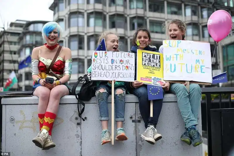 la marcia a londra dei remainers anti brexit  4