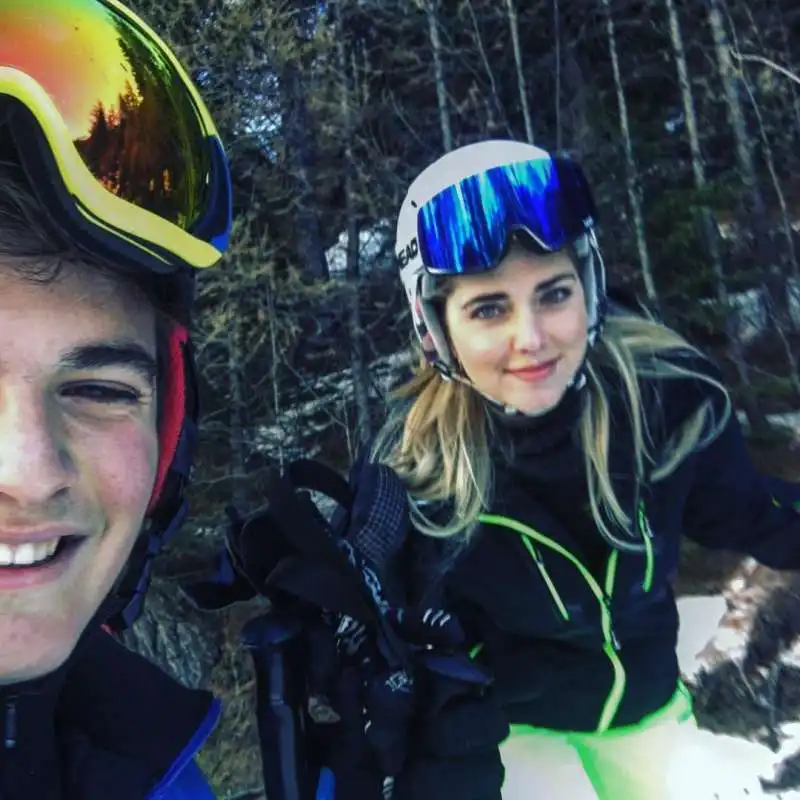 leonardo la russa trova chiara ferragni in montagna