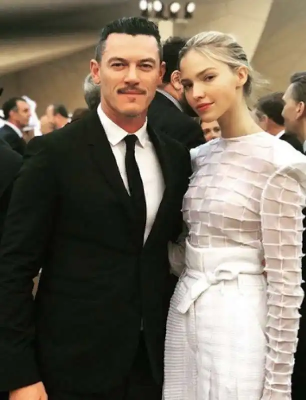 luke evans e  sasha luss 