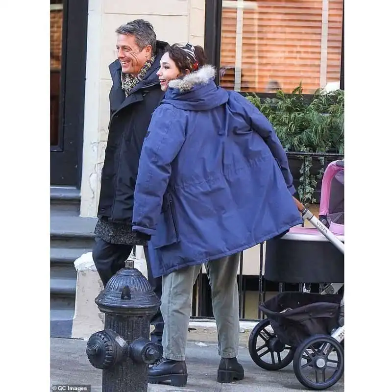 MATILDA DE ANGELIS CON HUGH GRANT SUL SET DELLA SERIE HBO 'THE UNDOING'