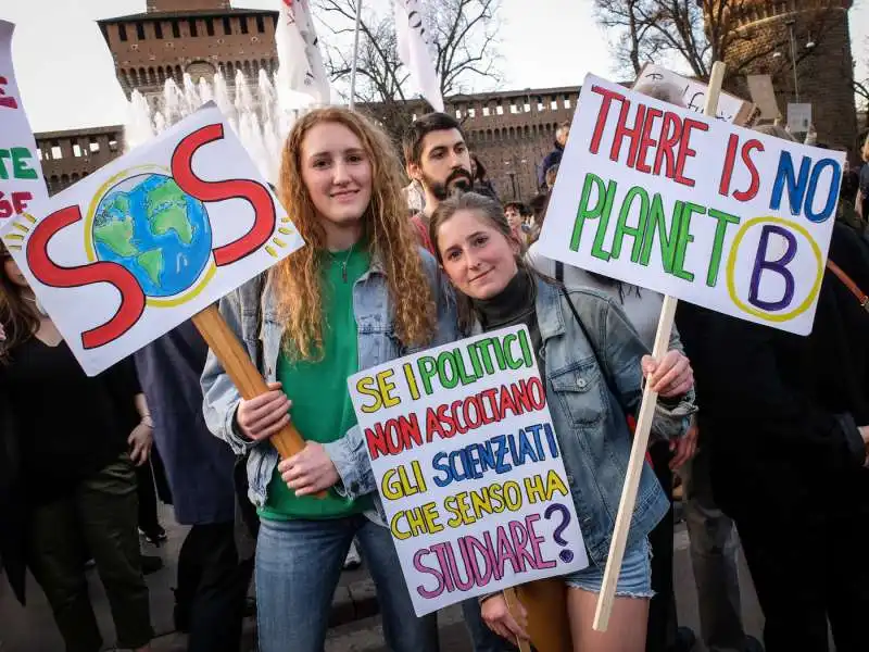 milano   corteo per l'ambiente   fridaysforfuture 11