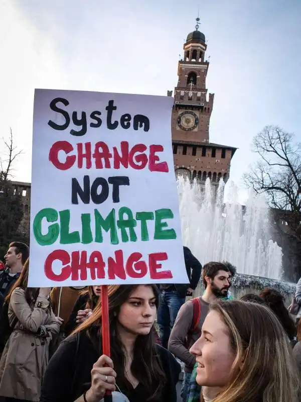 milano   corteo per l'ambiente   fridaysforfuture 18