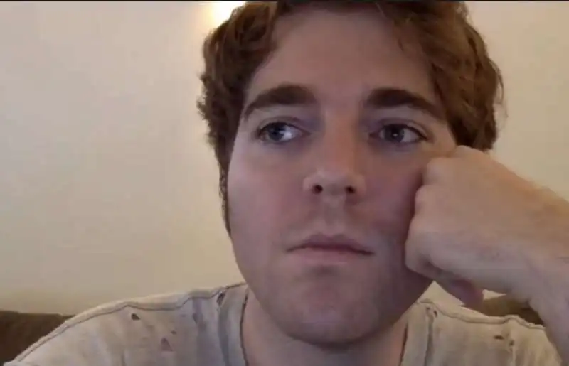 shane dawson e il suo gatto 8